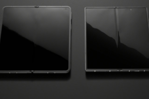 折叠屏终极对决！OPPO Find N5内屏平整度完胜三星旗舰