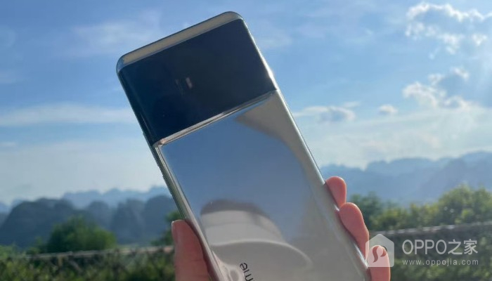 真我RealmeGT5是240W快充吗
