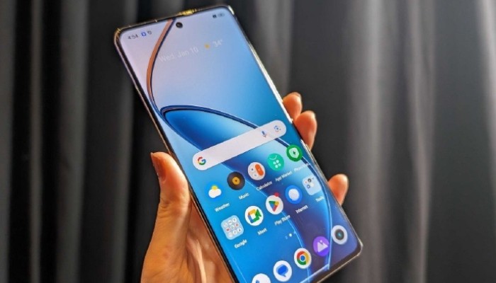 真我Realme 12 Pro采用的是什么屏幕？