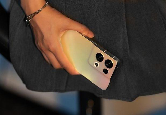 OPPO reno8 pro更换原装屏幕价格一览