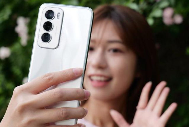 OPPO Reno12 pro和真我Realme 12 Pro选哪个？