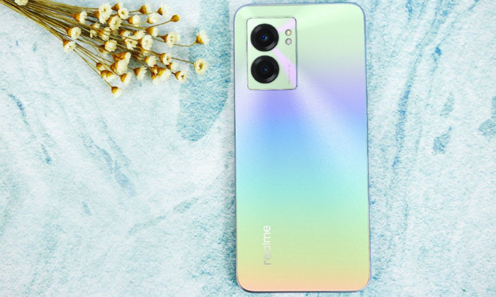 真我realme V23玩游戏卡不卡