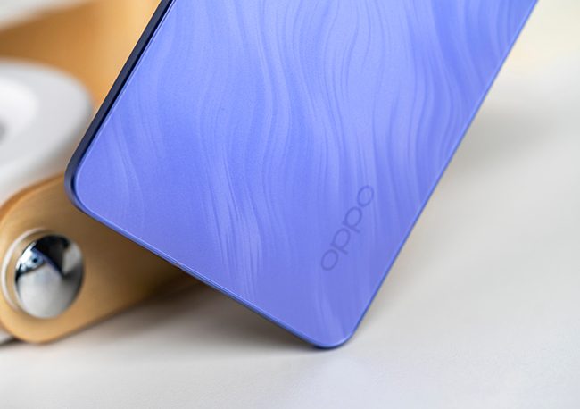 OPPO Reno9是不是三星的屏幕