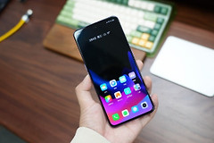 真我Realme GT Neo6 SE是立体双扬声器吗？