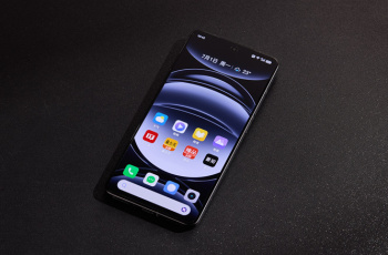 真我Realme GT6和Redmi Turbo 3哪个好？