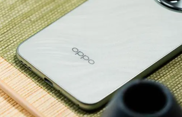 OPPO A3（5G）是曲面屏手机吗？