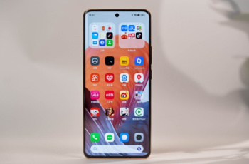 真我Realme12 Pro有独立耳机孔吗？