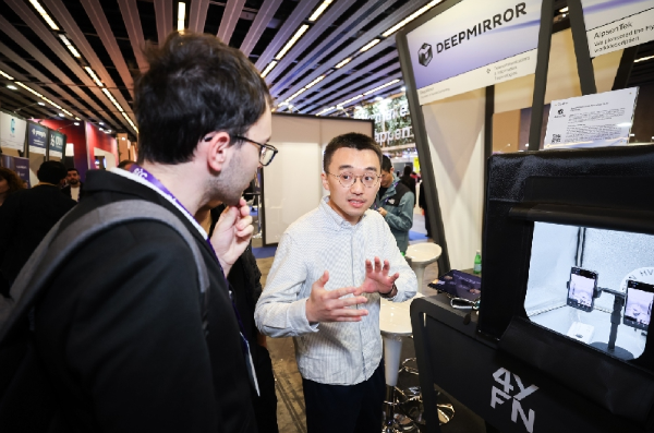 OPPO放大招！Air Glass 3智能眼镜亮相MWC2024，AI黑科技惊艳全场
