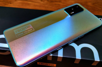 真我GTNeo5SE是不是曲面屏