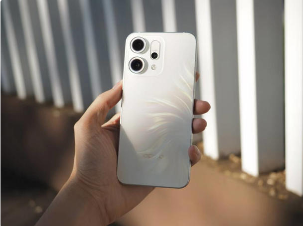 OPPO Reno14系列评测：中端机新标杆，果粉也心动？