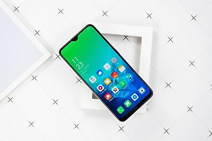 oppo手机电量一直显示100，使用中突然关机是怎么回事