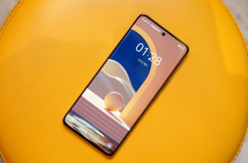 真我12pro如何换桌面主题？