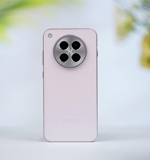 一手掌握的真旗舰！OPPO Find X8s体验：6.3英寸直屏的黄金比例