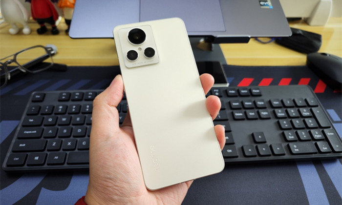 真我realme GT2 大师探索版玩王者卡不卡