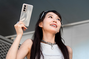 OPPO Reno12 pro是直屏手机吗？