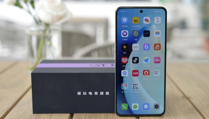 真我Realme GT Neo5 SE支持单独耳机孔吗