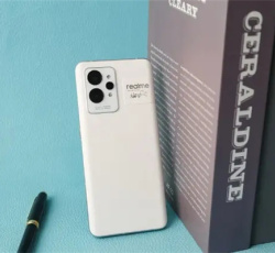 真我realme GT Neo3是否是曲面屏