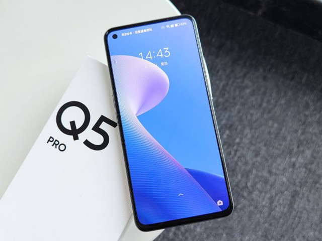 真我realme Q5 Pro自拍效果介绍