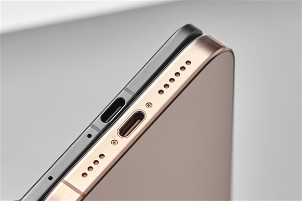OPPO Find N5真机图片曝光，超薄机身极为亮点，颜值很高的一款手机