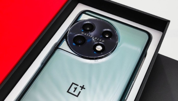 一加 11屏幕出现绿线如何解决