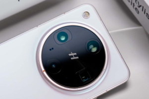 OPPO Find X8s人像摄影新突破：逆光也清晰，明暗过渡如丝般顺滑