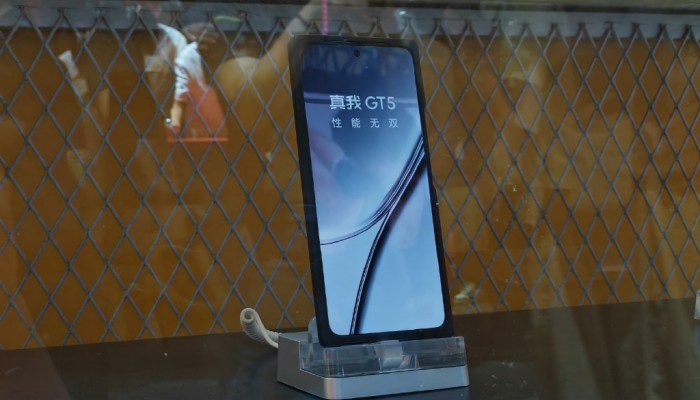 真我RealmeGT5是什么屏幕