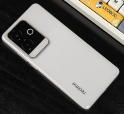 真我Realme GT6桌面上划看点如何关闭？