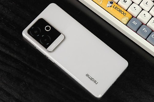 真我Realme GT6桌面上划看点如何关闭？