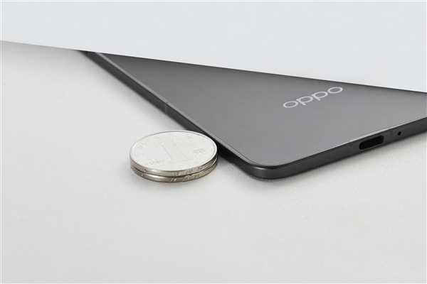 OPPO Find N5真机图片曝光，超薄机身极为亮点，颜值很高的一款手机