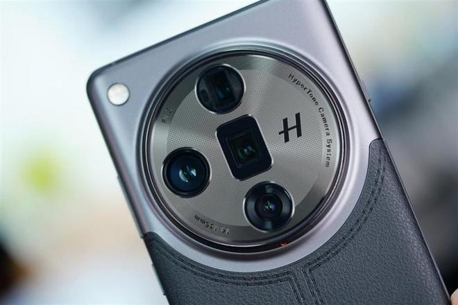 OPPO Find X7 Ultra 卫星通信版