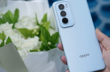 OPPO手机怎么把照片拼在一起？