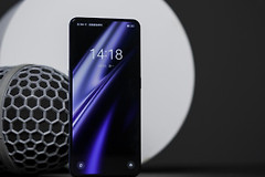 真我Realme GT Neo6 SE采用的是什么屏幕？