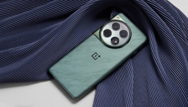 一加12如何设置桌面时间