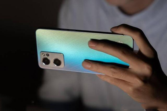 OPPO Reno7是直屏吗