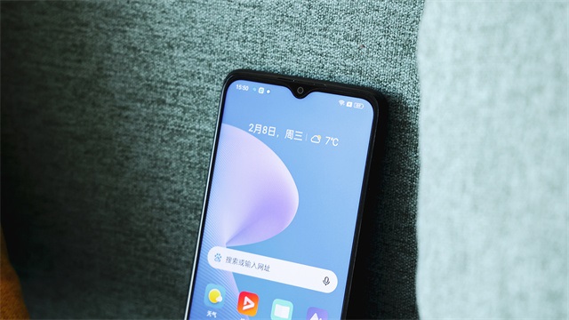 真我Realme V30支持快充功能吗
