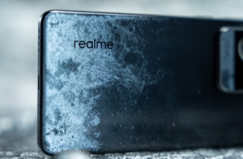 真我Realme GT6抖音黑屏卡顿如何解决？