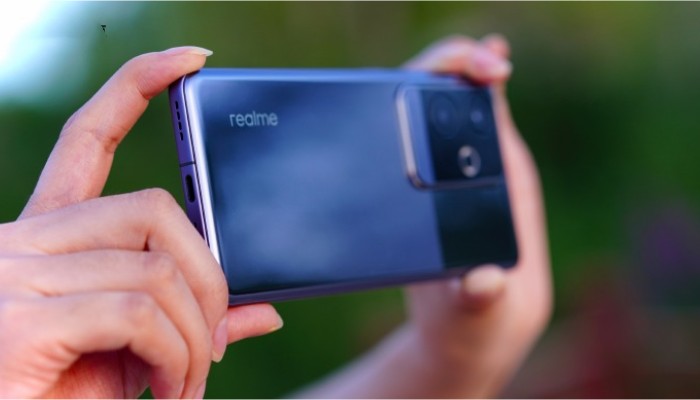 真我Realme GT6拍照如何不显示手机型号？