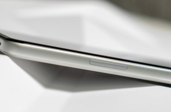 实体按键回归！Find X8 Pro秒变街拍王者