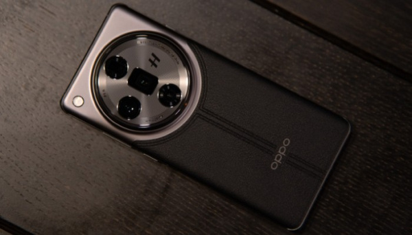 OPPO Find X7 Ultra卫星通信版和普通版有哪些区别？