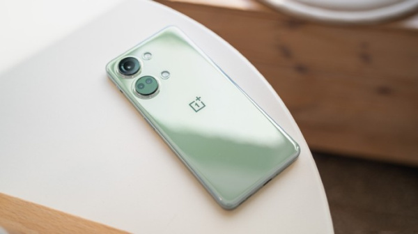 一加Ace2V手机充电发烫怎么解决