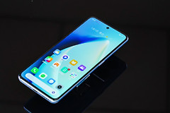 真我Realme GT Neo6 SE是金属中框还是塑料中框？
