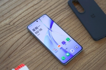 一加Ace 3V是超薄光学指纹识别吗？