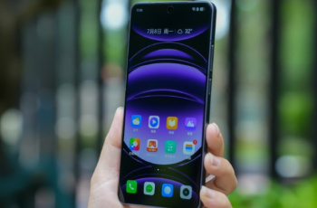 真我Realme GT6怎么调整屏幕刷新率？