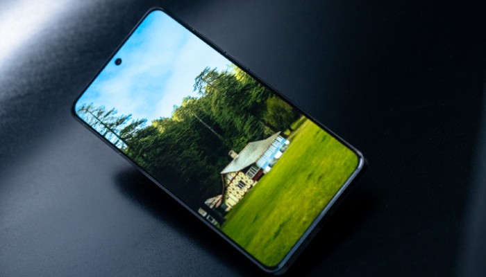 真我Realme GT6输入法最下面小白条如何隐藏？