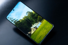 真我Realme GT6输入法最下面小白条如何隐藏？